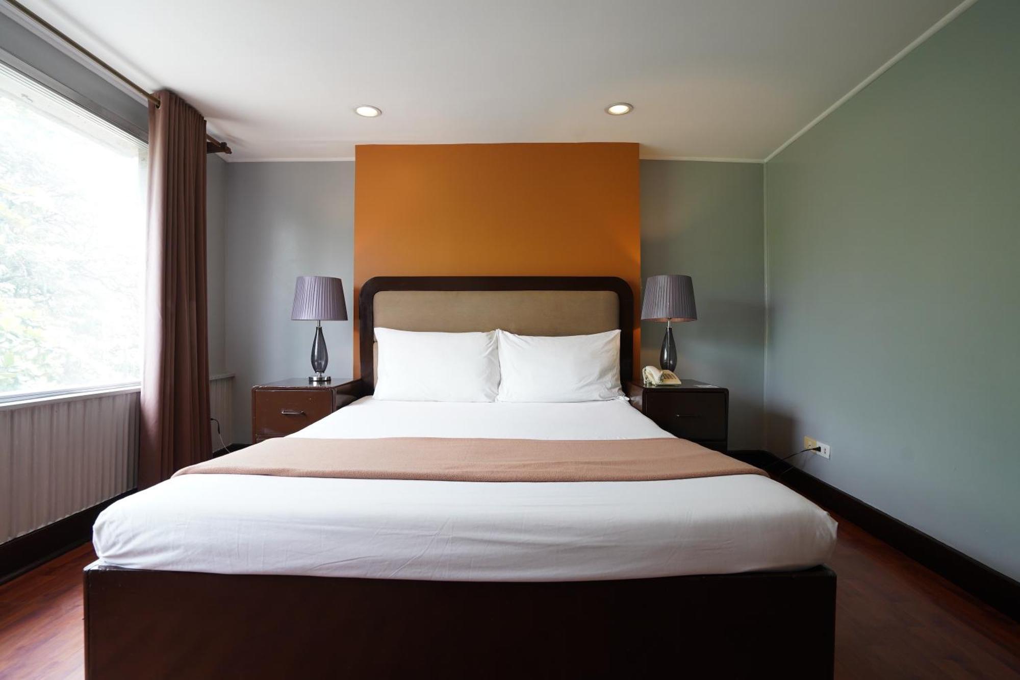 RedDoorz Premium at Arzo Hotel Manila Exterior foto