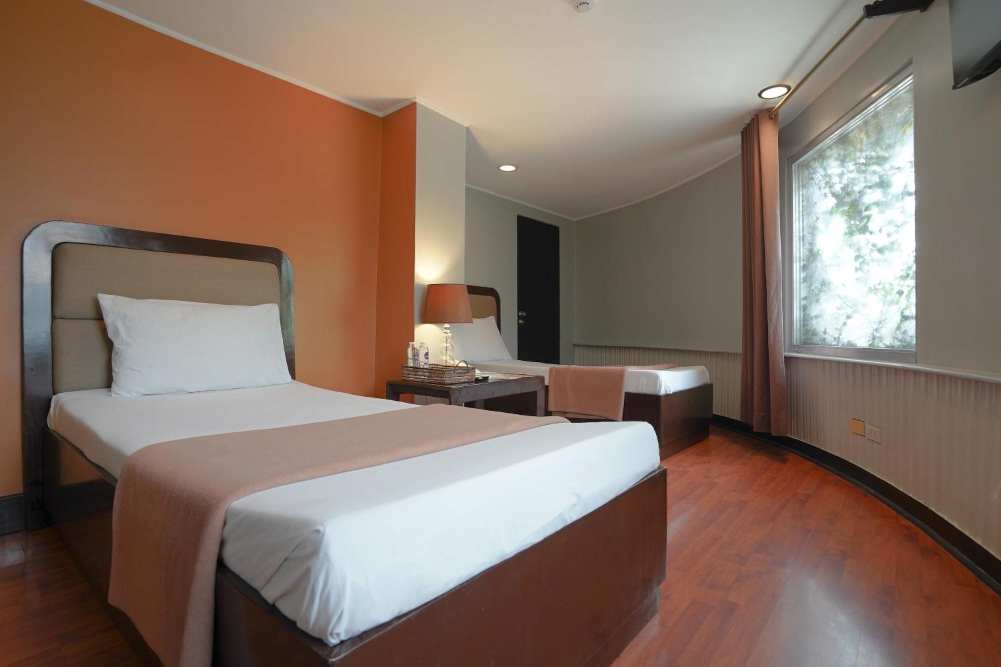 RedDoorz Premium at Arzo Hotel Manila Exterior foto